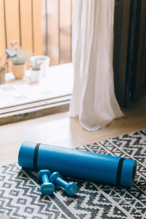 Cum să-ți amenajezi un colț de exerciții simplu acasă